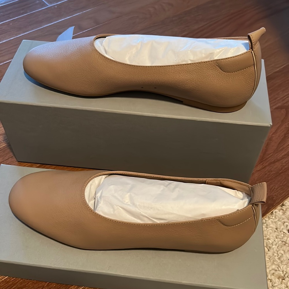 The Italian leather day glove shoes by Everlane